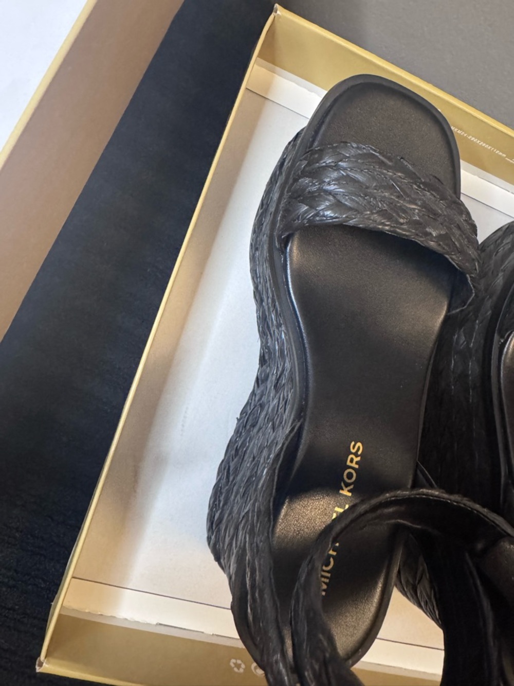 Women’s Michael Kor’s Sandra Sandal in Black size 6 - Picture 7 of 7